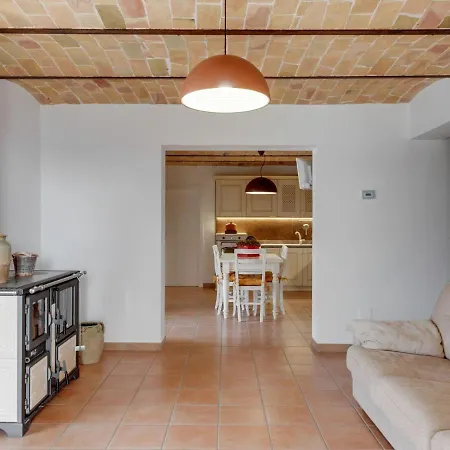 Holiday home Splendid Holiday In With Swimming Pool