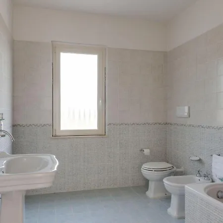Splendid Holiday In With Swimming Pool Holiday home