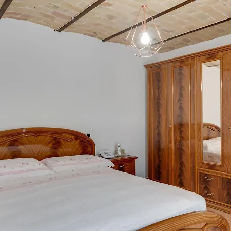 Splendid Holiday In With Swimming Pool Pescara
